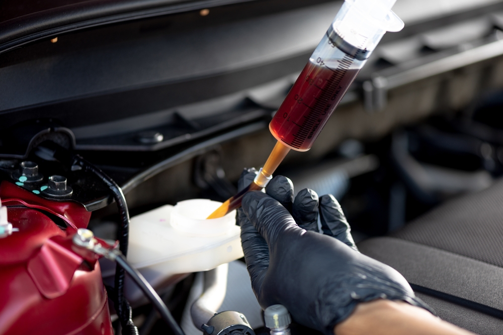 Fluido de Freio: DOT 3, DOT 4 ou DOT 5.1 — Qual é o Certo para o Seu Carro?